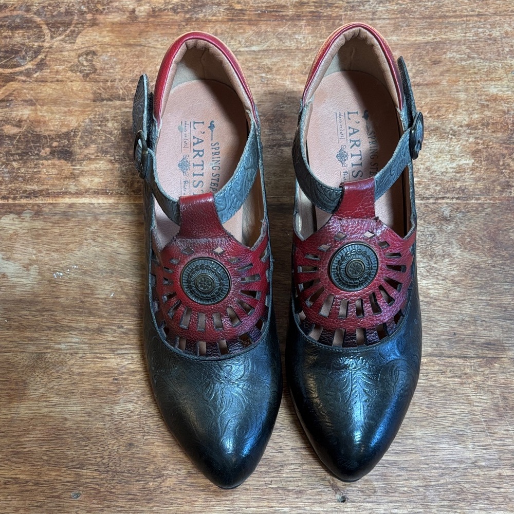 L'ARTISTE Two-Tone Black and Red Leather Mary Jane Heels